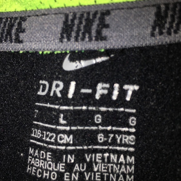 Nike boys jacket - Picture 6 of 6